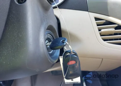 2013 Hyundai Elantra Limited z USA, uszkodzony, nr VIN KMHDH4AEXDU670970